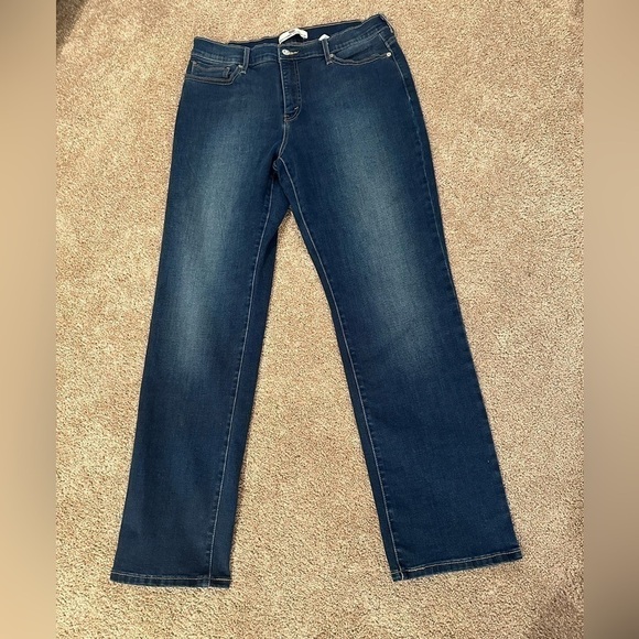 Levi’s 512 Perfectly Slimming Straight Leg Dark Wash Jeans - Picture 1 of 6